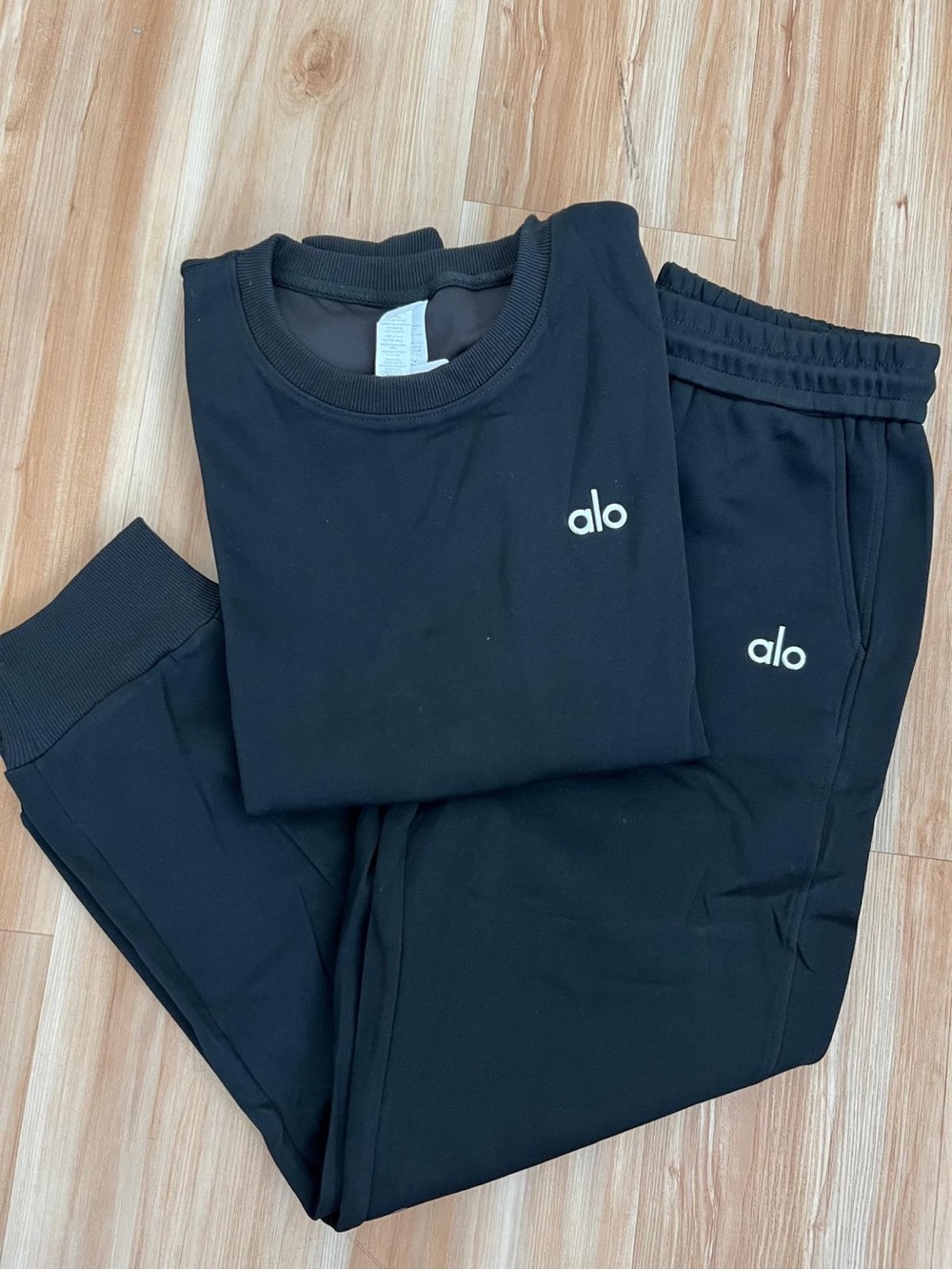 Alo Black Logo Sweatshirt & Joggers Set